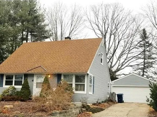 43 Lynwood Dr, Willimantic, CT 06226