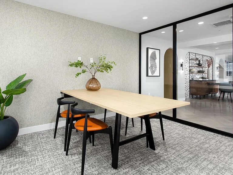 Private work lounge