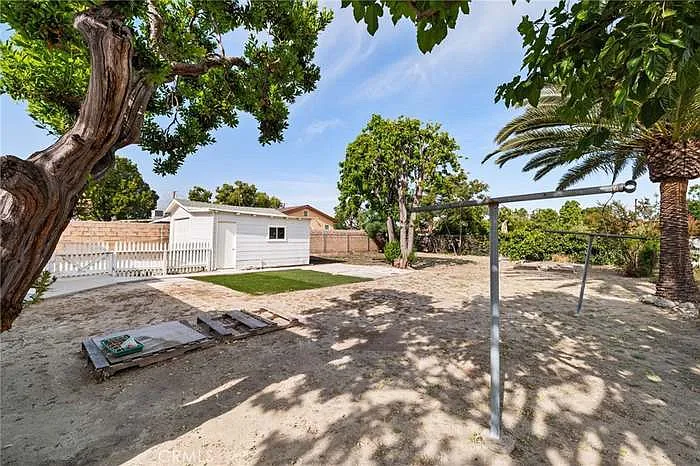 624 N Allyn Ave — Photo 9