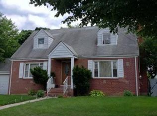 84 Law St, Valley Stream, NY 11580