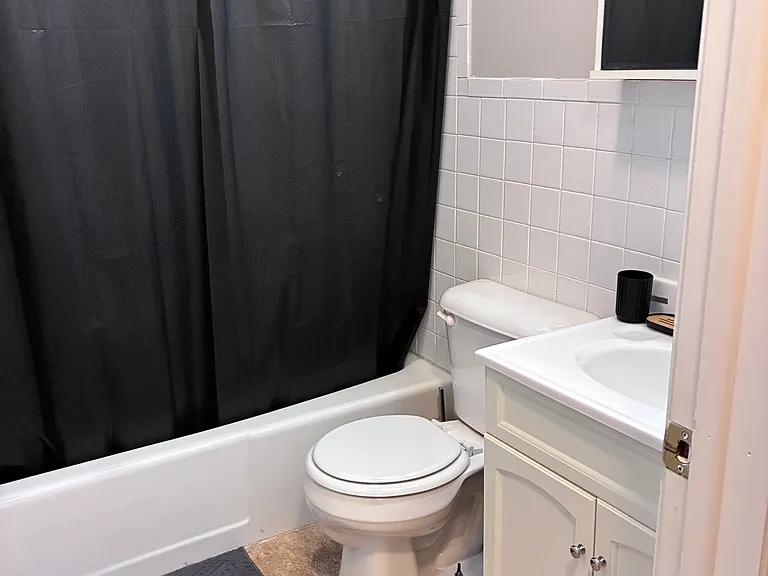 1026 N Jefferson St #B — Photo 8