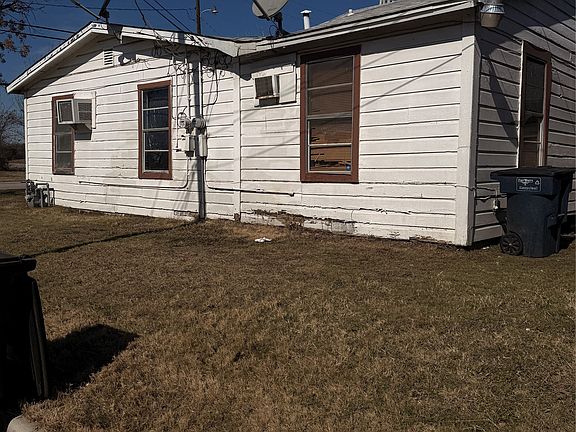 3rd image of 2819 Village Creek Rd