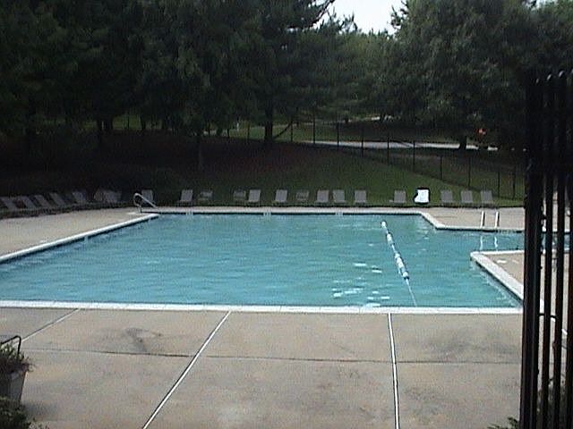 2nd image of 406 Pritchard Pl
