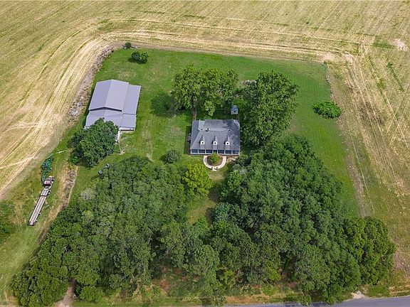 3rd image of 646 Fish Hatchery Rd