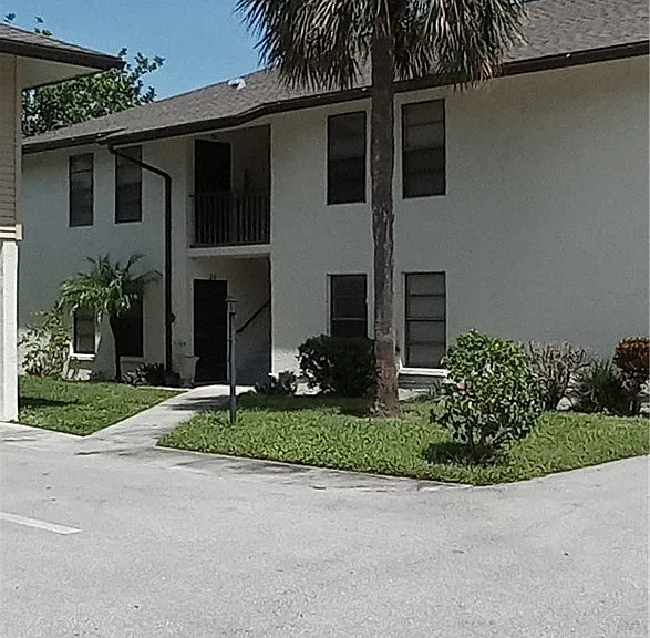 2135 Crystal Dr #45 — Photo 2