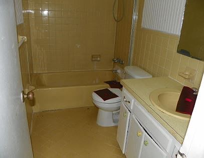 3rd image of 1244 Jamaica Ct