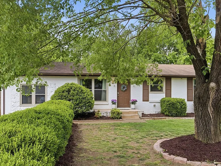 3213 Sennadale Ln — Photo 3