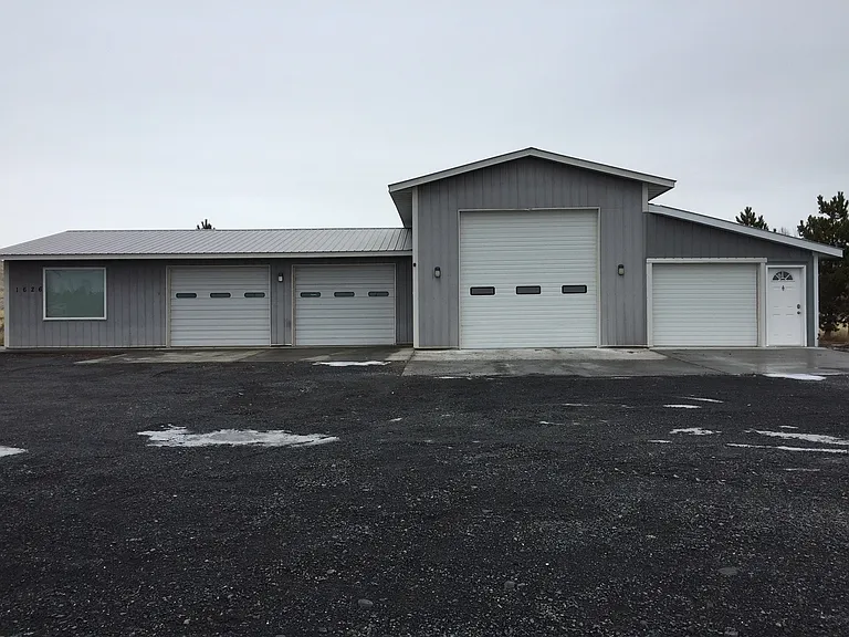 1626 Highway 28 W — Photo 2