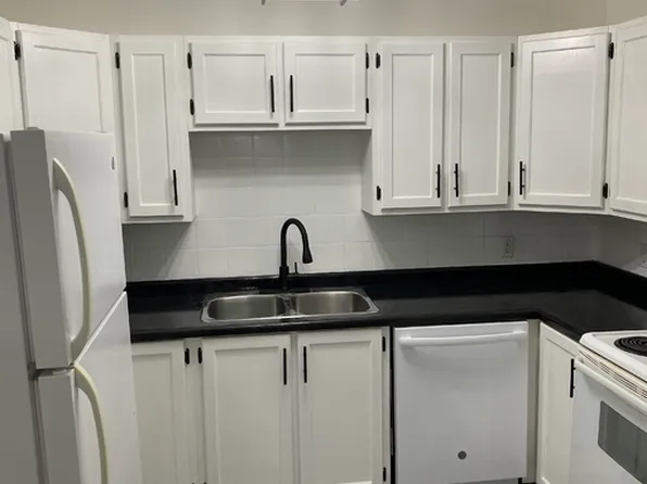 905 9th St #1A, Cold Lake, AB T9M 1H8