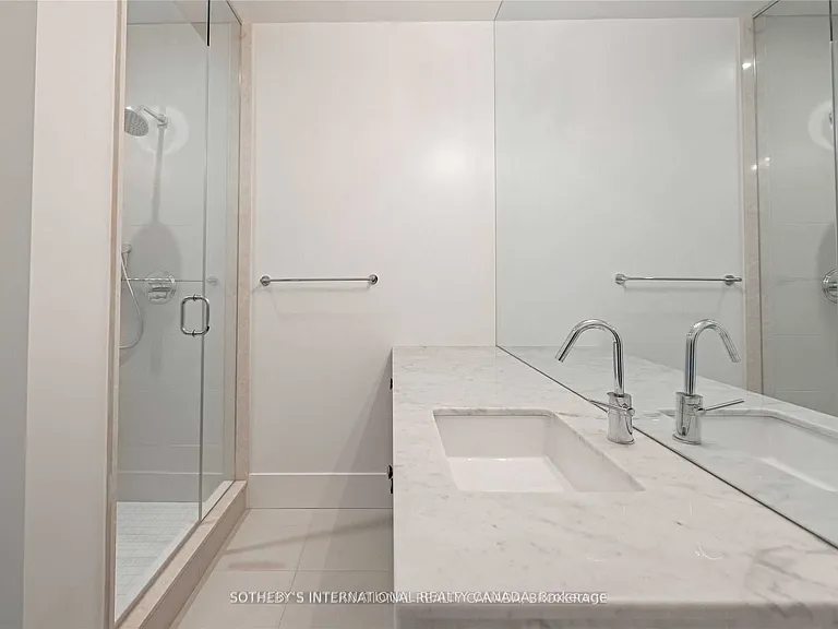 29 Queens Quay E #Townhouse 113 — Photo 25