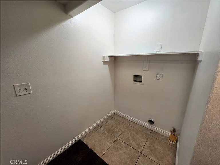 10218 S San Pedro St — Photo 12