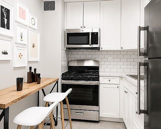 5th image of 3215 Avenue N #R