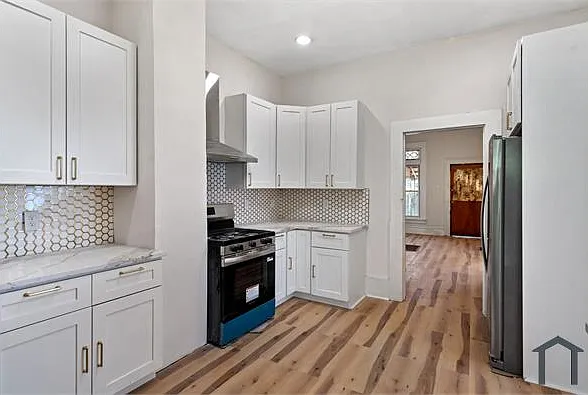 415 Mills Ave — Photo 6