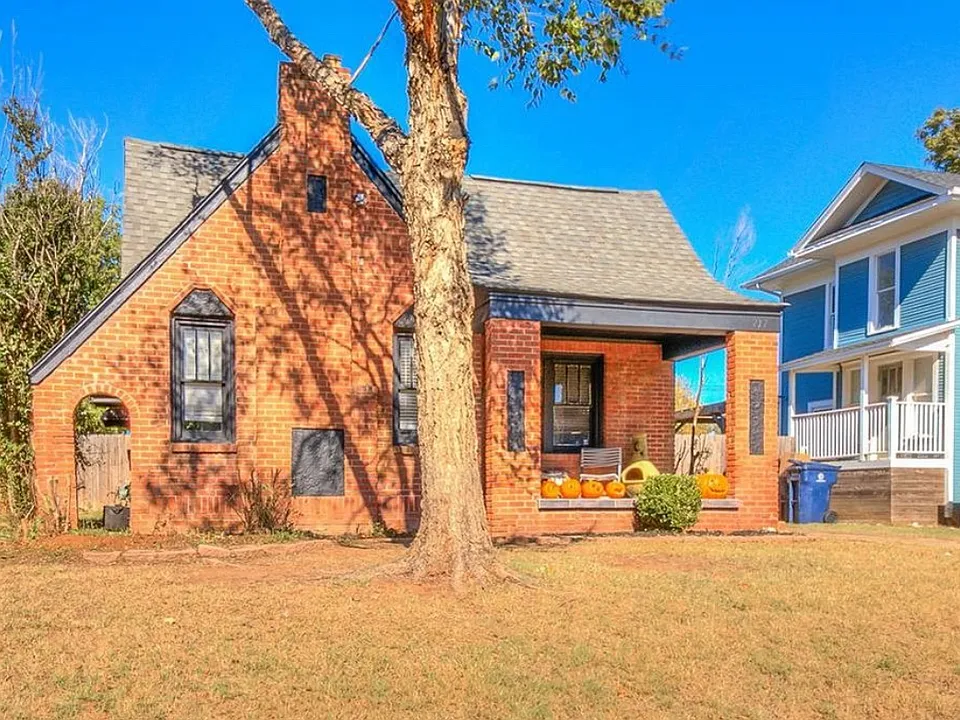 717 NW 26th St