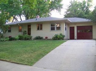 2411 S Carter Pl, Sioux Falls, SD 57105