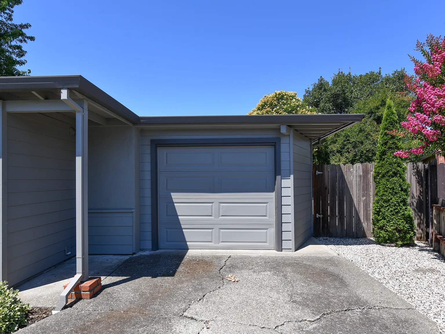 3 bed, $3,275 — Photo 3