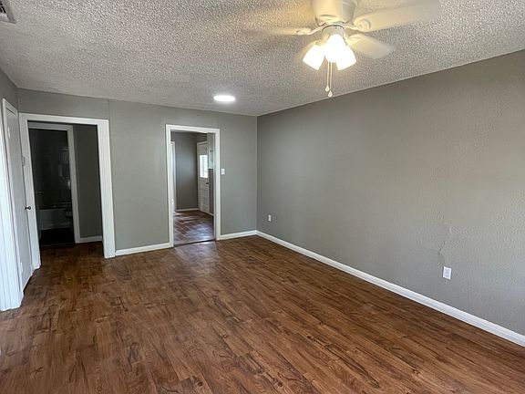 2nd image of 1442 Ballinger St