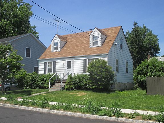 4th image of 33 Richard Ave
