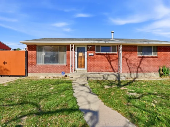 3316 S Lynnbrook Dr, Magna, UT 84044