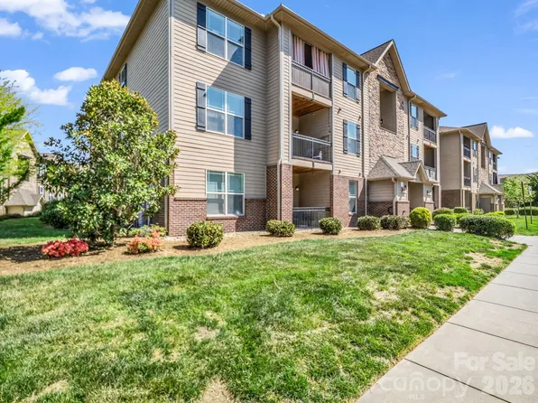 91 Brickton Village #301, Fletcher, NC 28732