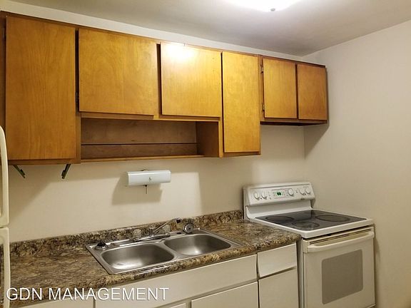 2nd image of 465 Olden Ave APT 2