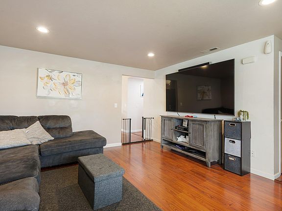 5th image of 8404 Desoto Dr