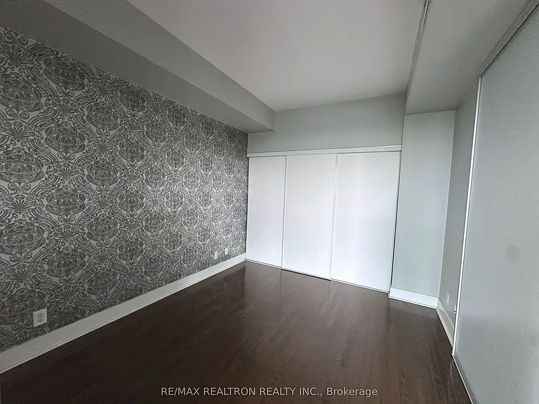 26 Norton Ave #1405 — Photo 10