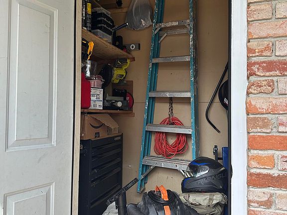 4th image of 6311 Milgen Rd #1
