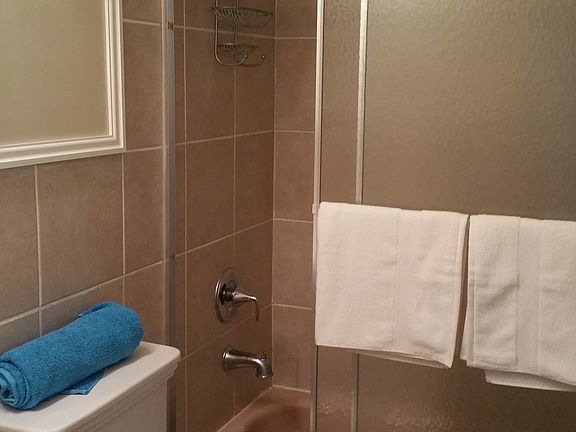 5th image of 33 Bowling Green Pl