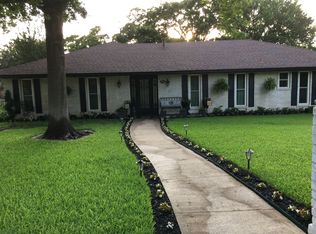 913 Overhill Dr, Bedford, TX 76022