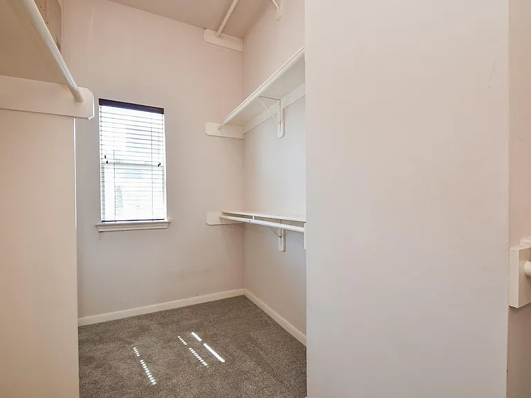 1813 Gillette St — Photo 18