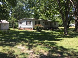 1510 S Main St, La Harpe, KS 66751