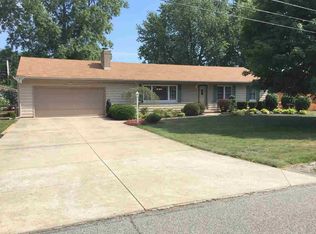 1030 Mapleway Dr, Temperance, MI 48182