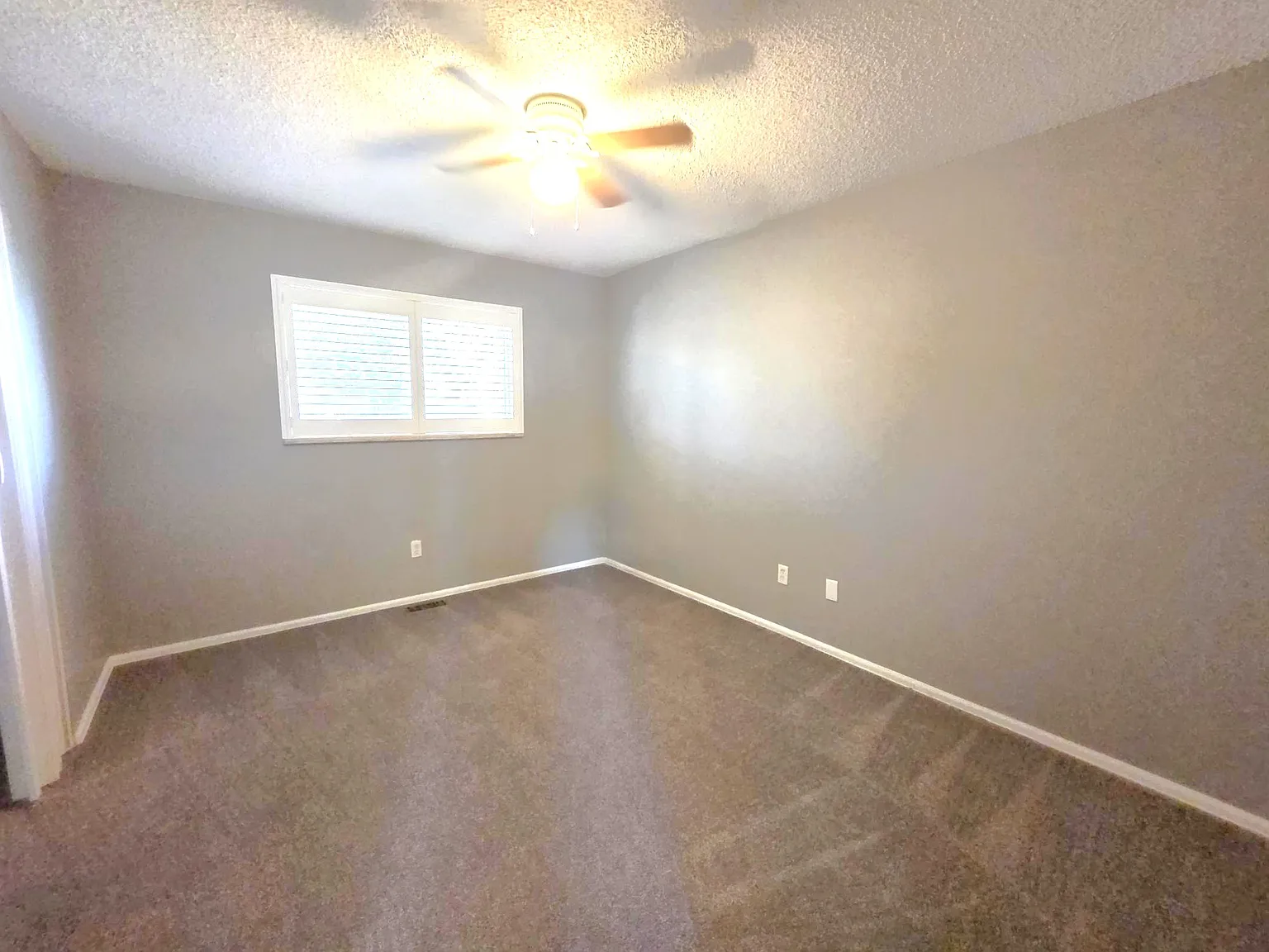 4 bed, 1371 sqft, $2,800 — Photo 3