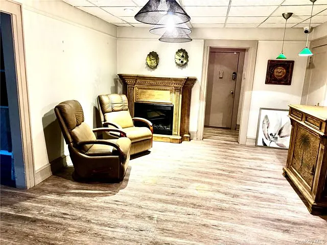3 bed, 1.0 bath, 1450 sqft, $3,350 — Photo 4