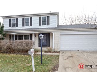 2841 Farmington Rd, Northbrook, IL 60062