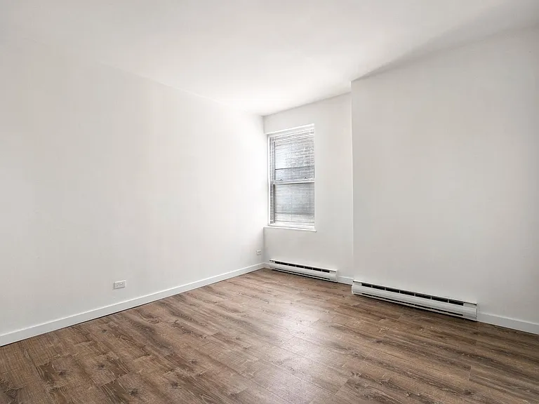 5726 N. Winthrop — Photo 27