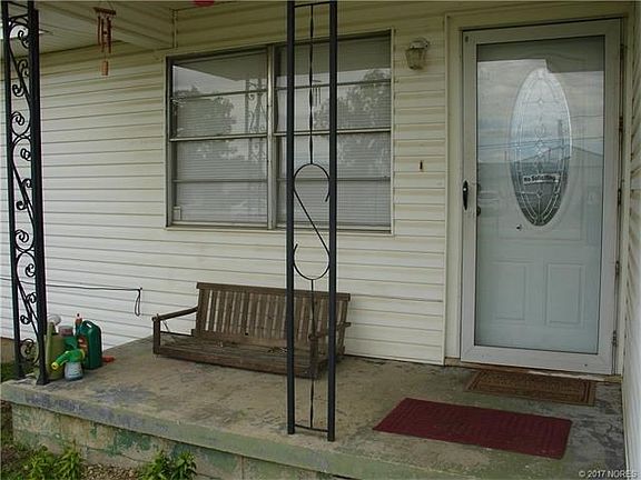 3rd image of 608 S 1st Ave