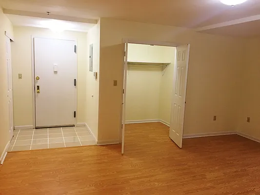 Rented by Le Parc Property Management LTD. | media 20