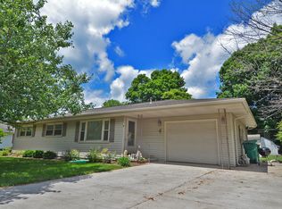 4 Old Orchard Ln, Streator, IL 61364