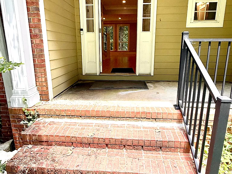 2041 English Ln — Photo 7