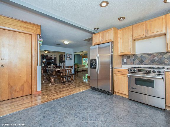 5th image of 608 W Iowa Ave