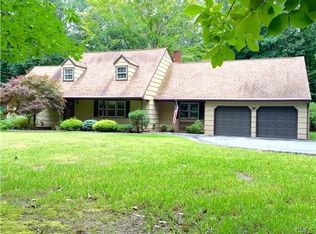 457 Dayton Rd, Trumbull, CT 06611