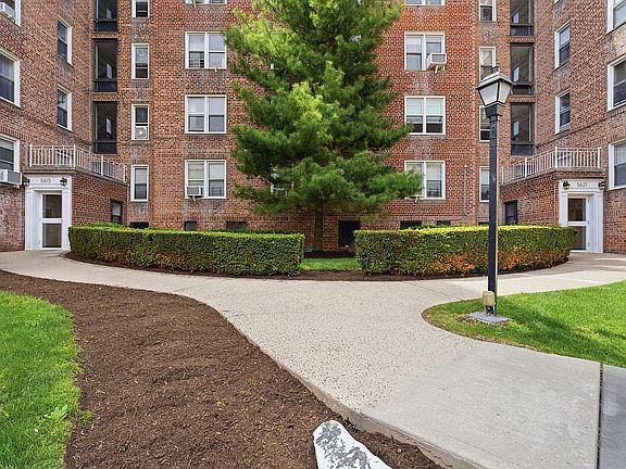 3rd image of 5621 Netherland Ave APT 3D