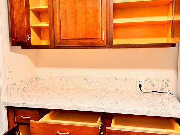 5th image of 1443 Rock Glen Ave #15