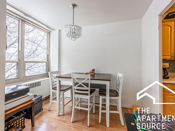 3rd image of 3950 N Lake Shore Dr APT 429