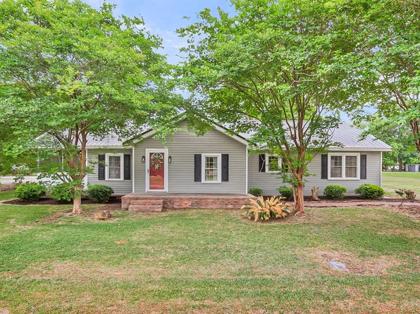 171 John St, Harleyville, SC 29448
