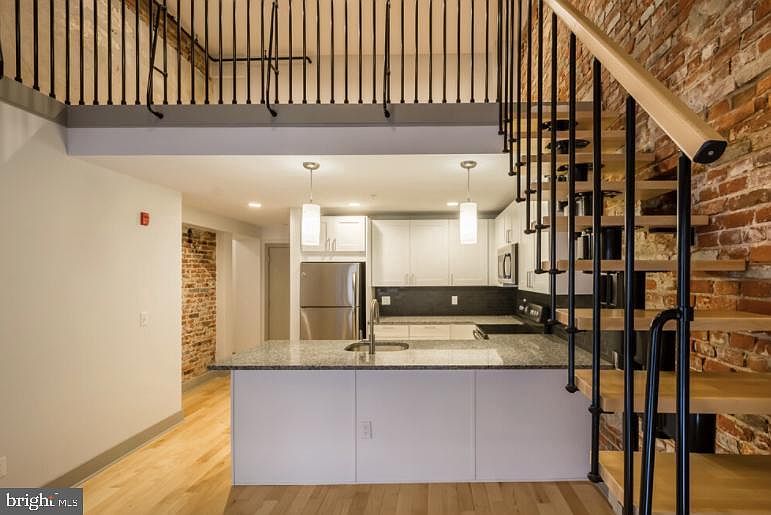 1st image of 1127 Sansom St #2B-406