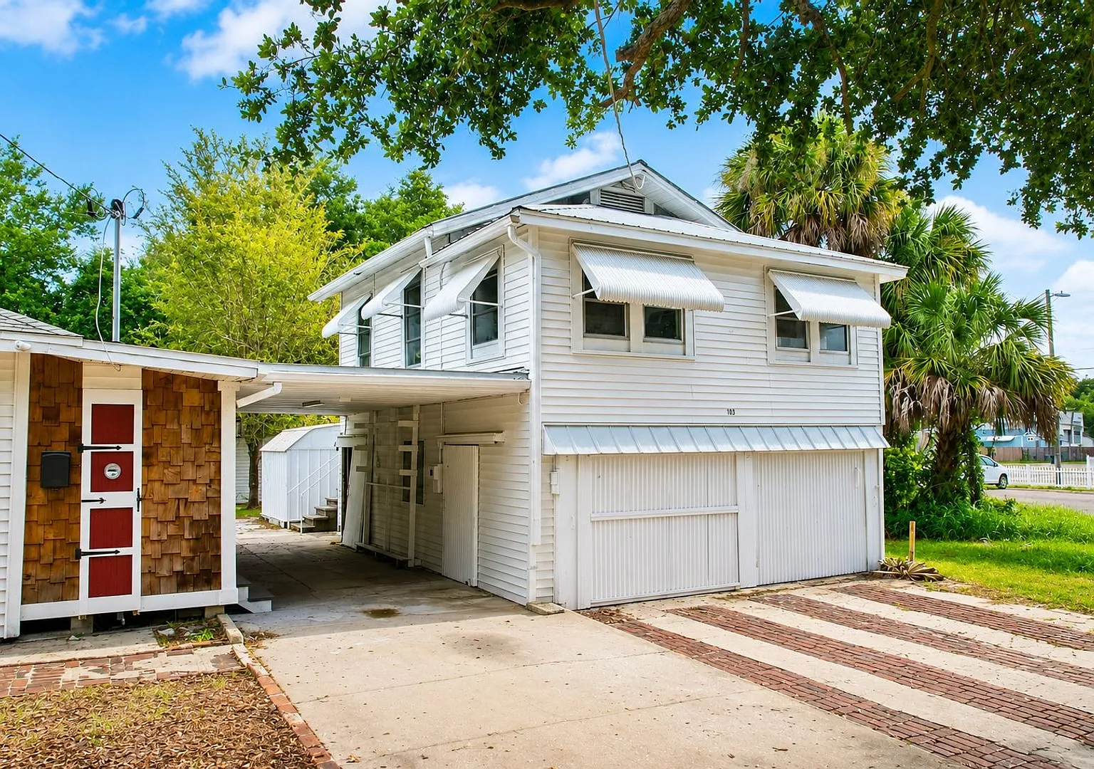 3 Bed - 2 Bath - Fenced Yard — Photo 2