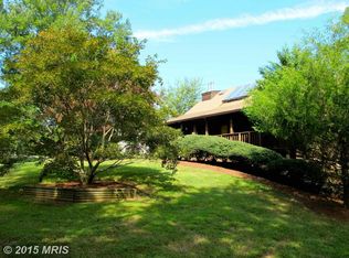 10504 Oak Pl, Fairfax, VA 22030
